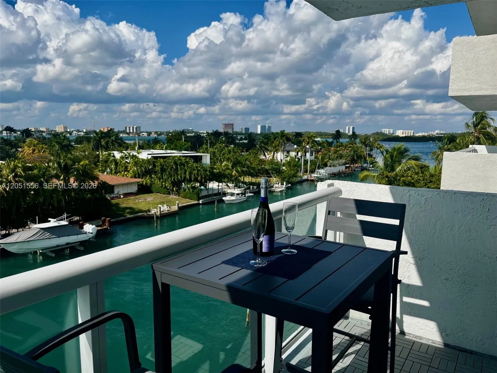 Foto de propiedad en 10000 W Bay Harbor Drive 503, Bay Harbor Islands, FL 33154 Bay Harbor Islands con MLS# 
