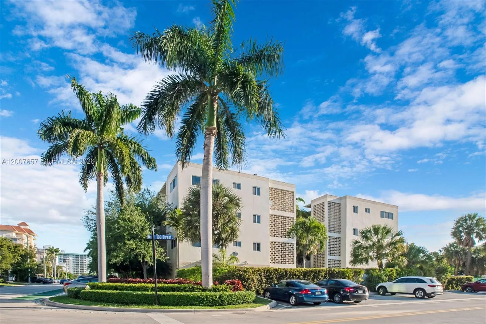 Foto de propiedad en 10001 W Bay Harbor Drive 208, Bay Harbor Islands, FL 33154 Bay Harbor Islands con MLS# 