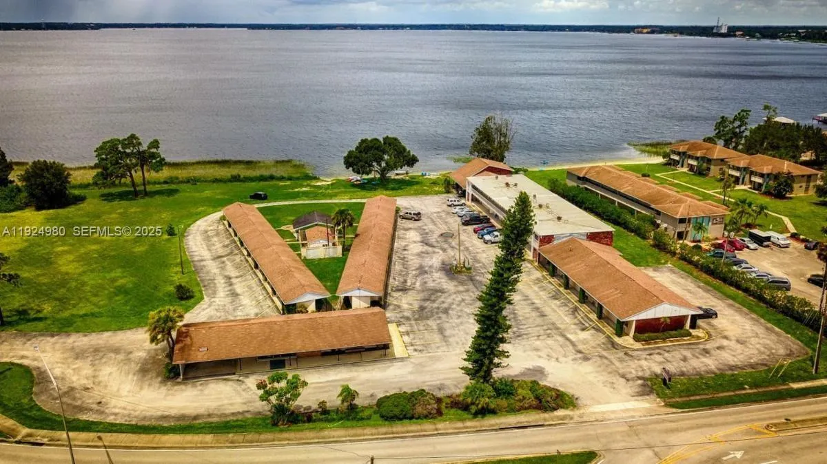 En Venta 1001 Lakeview Drive, Sebring, FL 33870, Sebring, FL 33870