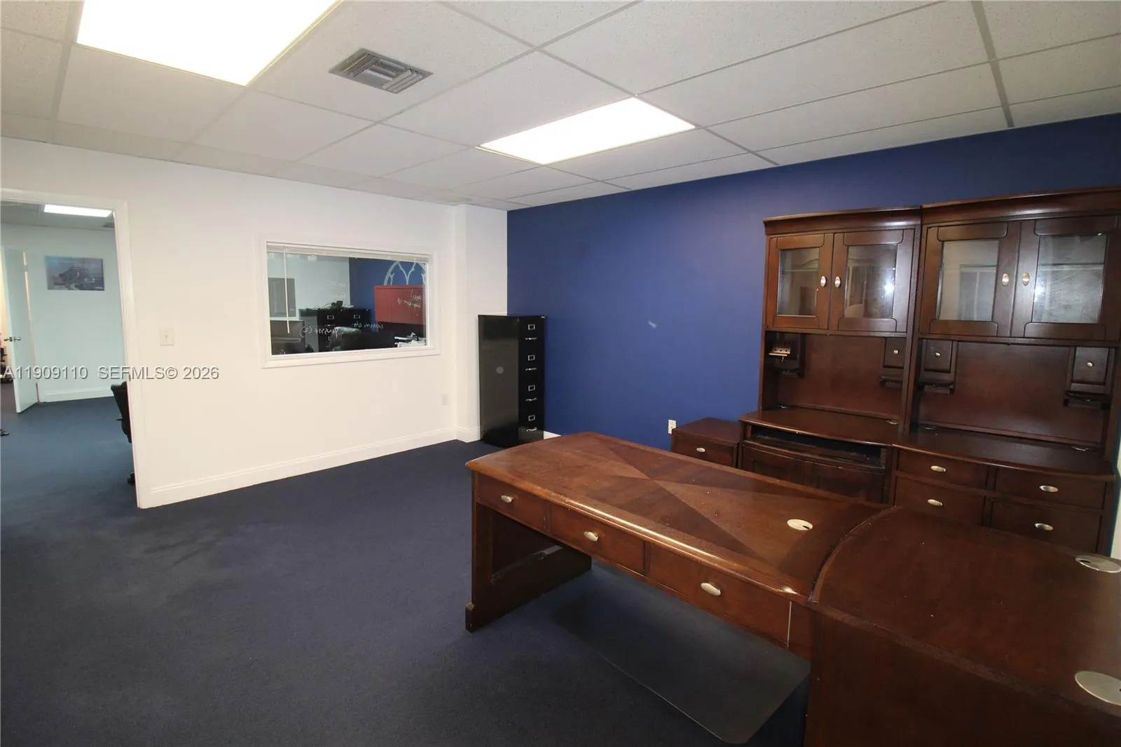 Foto de propiedad en 10011 Pines Boulevard 102, Pembroke Pines, FL 33024 Pembroke Pines con MLS# 
