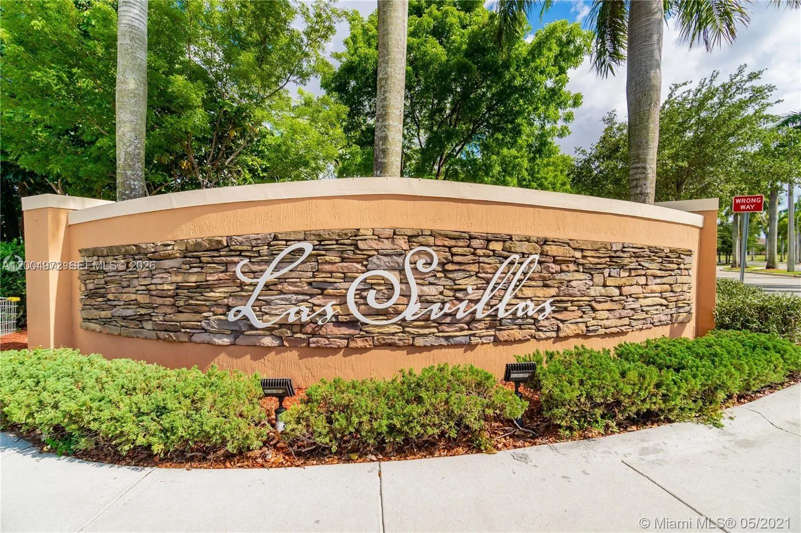 Foto de propiedad en 10012 NW 7th Street 209, Miami, FL 33172 Miami con MLS# 