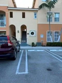 Foto de propiedad en 10012 NW 7th Street 216, Miami, FL 33172 Miami con MLS# 