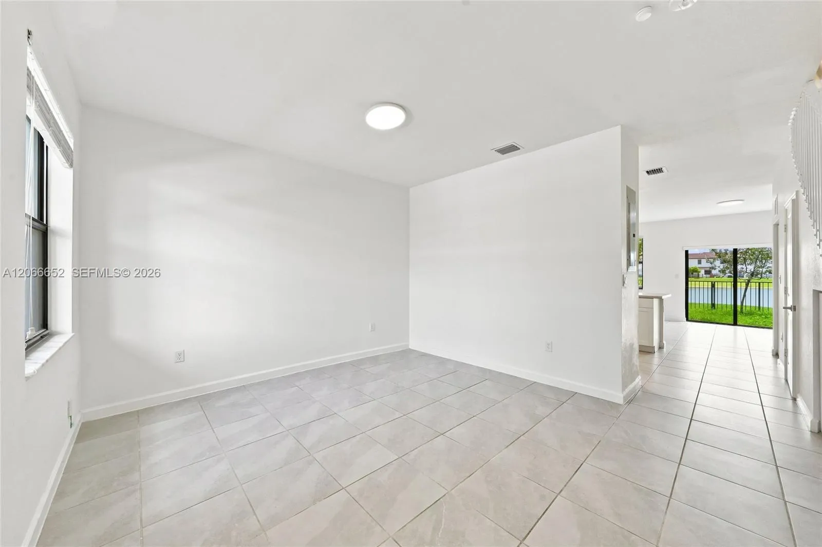 Foto de propiedad en 10018 SW 228th Terrace, Miami, FL 33190 Miami con MLS# 