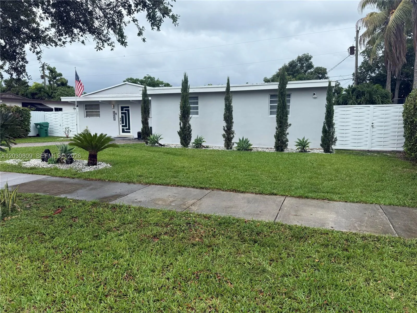 Foto de propiedad en 10030 SW 213th Terrace, Cutler Bay, FL 33189 Cutler Bay con MLS# 