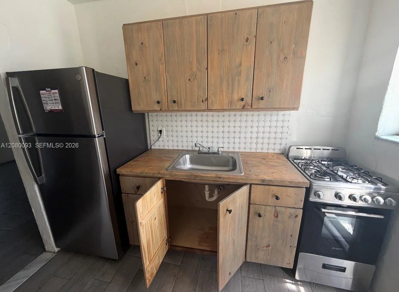 Foto de propiedad en 10040 NW 7 Court 3-C, Miami, FL 33150 Miami con MLS# 