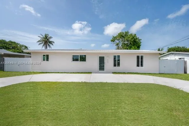 Foto de propiedad en 10040 SW 215th Street, Cutler Bay, FL 33189 Cutler Bay con MLS# 
