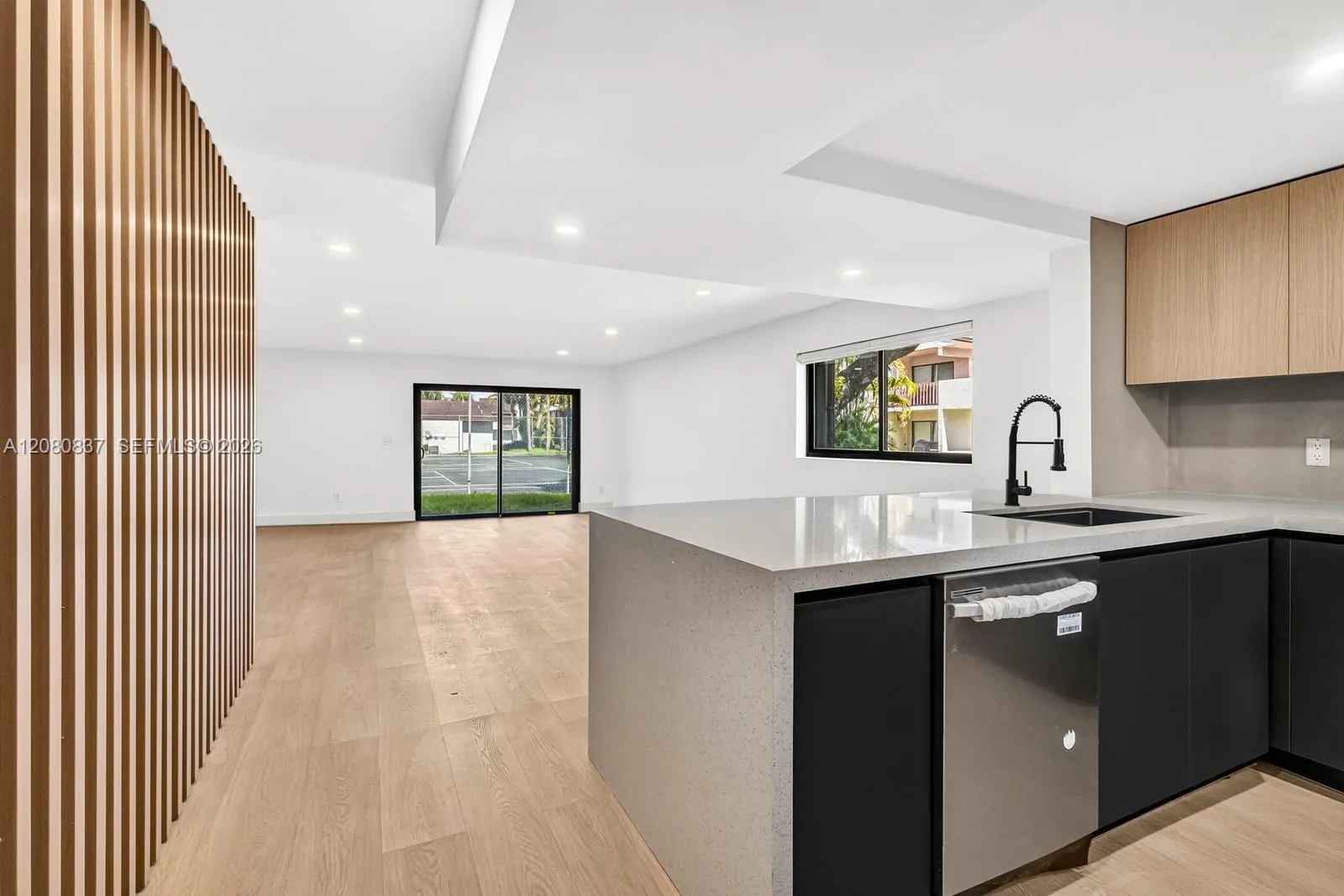Foto de propiedad en 10046 NW 41st Street 48-4, Doral, FL 33178 Doral con MLS# 
