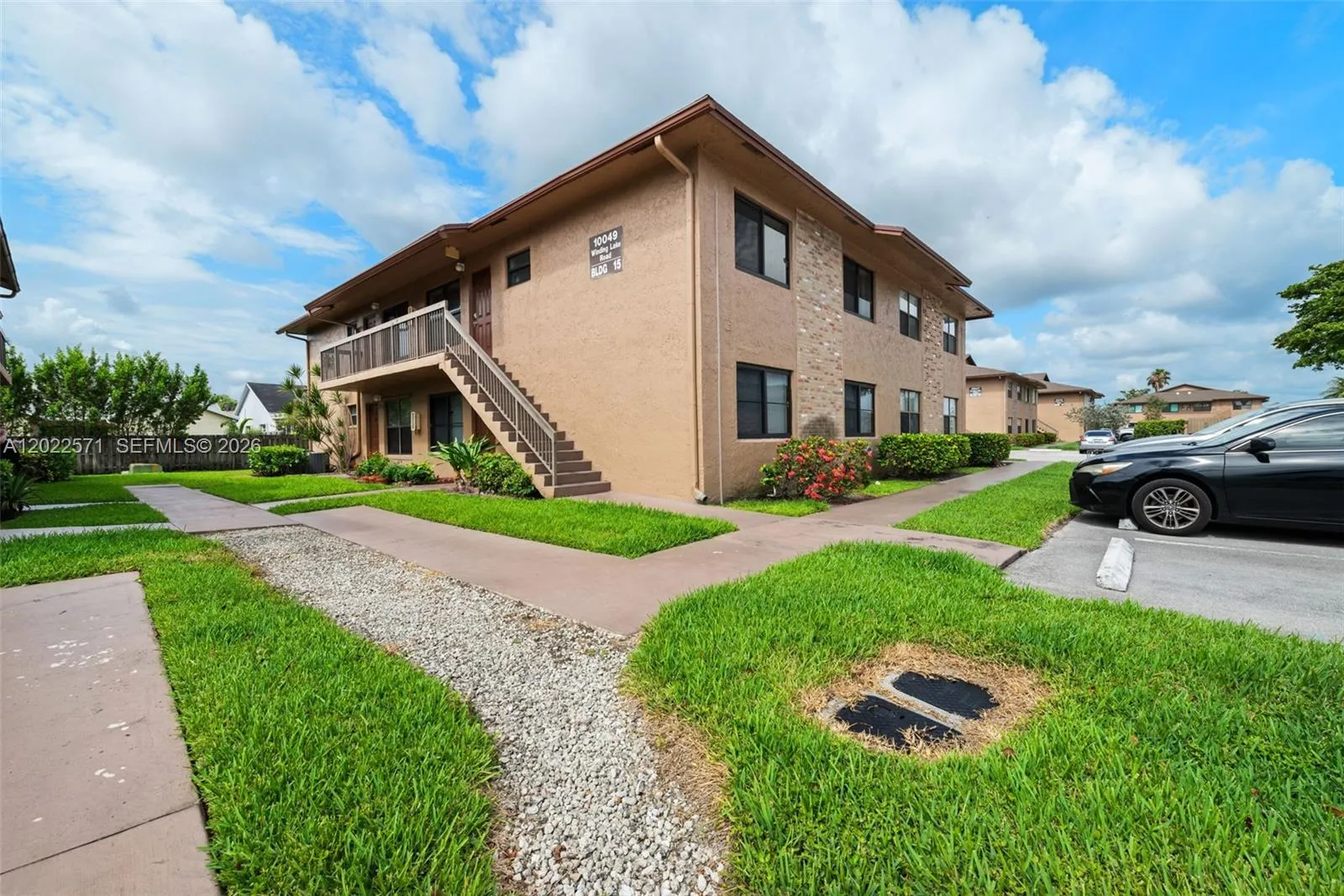 Foto de propiedad en 10049 Winding Lake Road 202, Sunrise, FL 33351 Sunrise con MLS# 