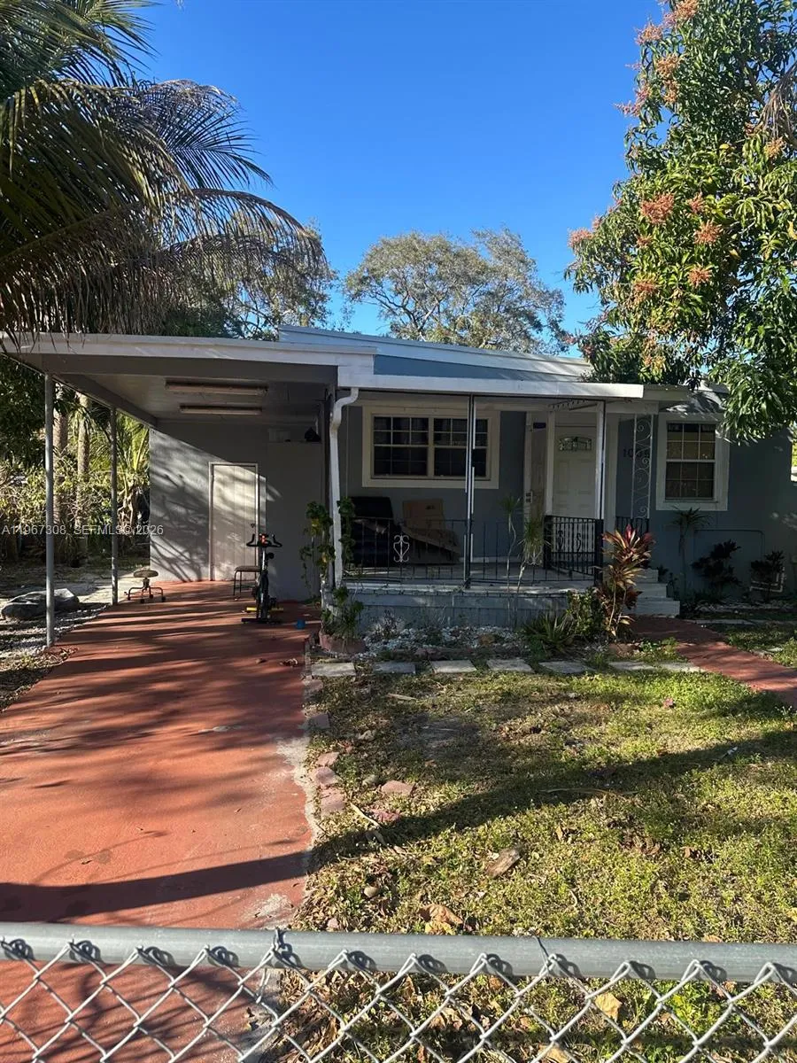 Foto de propiedad en 1005 NE 145th Street, North Miami, FL 33161 North Miami con MLS# 