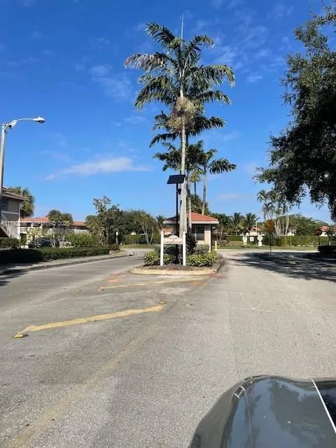 Foto de propiedad en 10068 Twin Lakes Drive 38-F, Coral Springs, FL 33071 Coral Springs con MLS# 