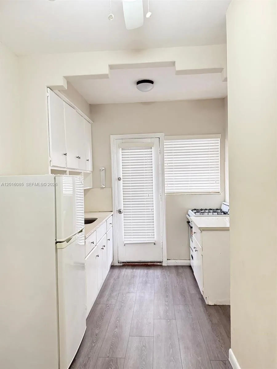 Foto de propiedad en 1007 Meridian Avenue 9, Miami Beach, FL 33139 Miami Beach con MLS# 