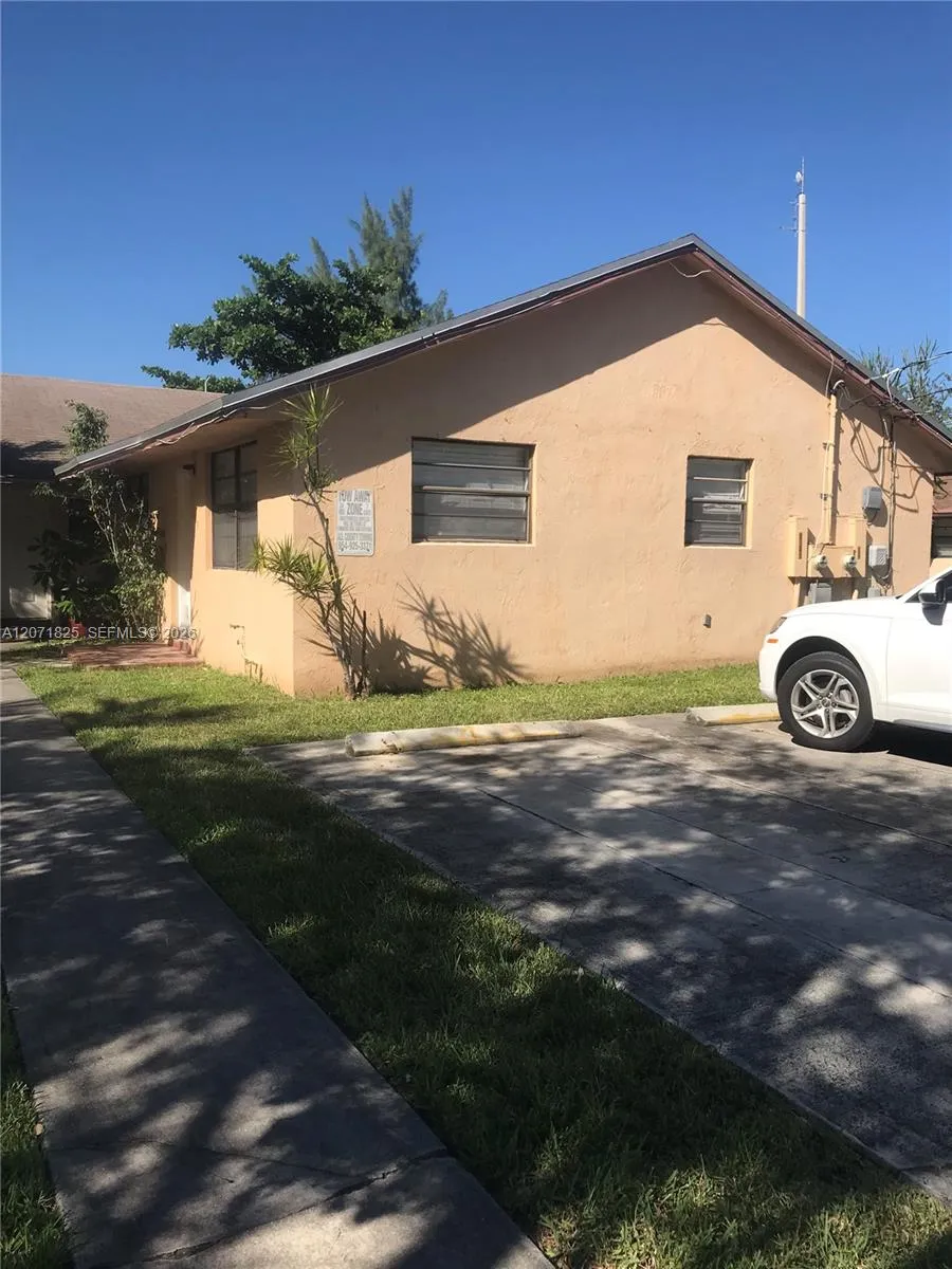 Foto de propiedad en 1008 SW 8th Street 1008, Hallandale Beach, FL 33009 Hallandale Beach con MLS# 