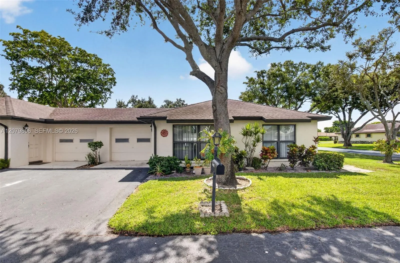 Foto de propiedad en 10086 Eaglewood Road B, Boynton Beach, FL 33436 Boynton Beach con MLS# 