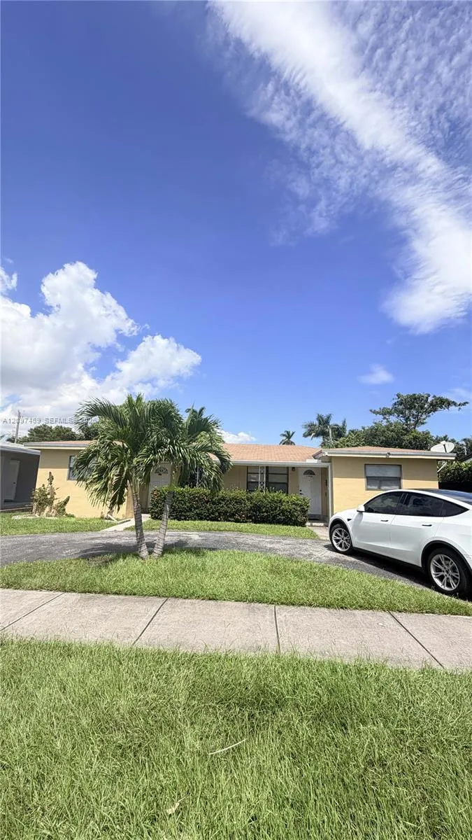 En Venta 1009 NE 2nd Street, Hallandale Beach, FL 33009, Hallandale Beach, FL 33009