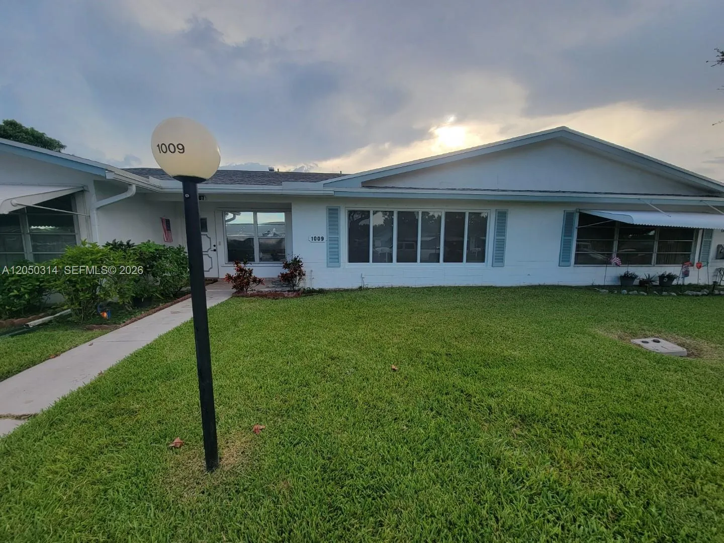 Foto de propiedad en 1009 NW 88th Avenue B87, Plantation, FL 33322 Plantation con MLS# 