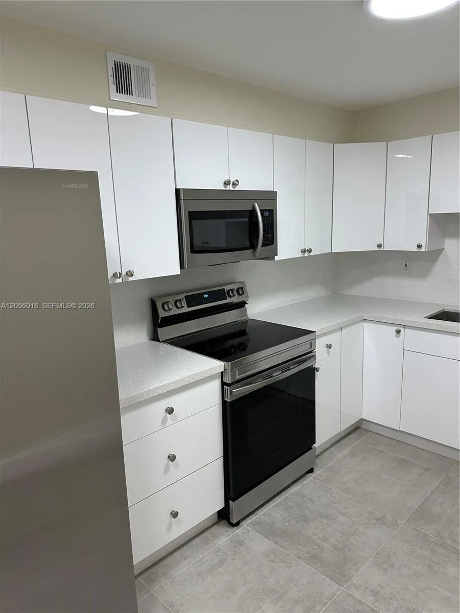 Foto de propiedad en 10090 NW 80th Court 1421, Hialeah Gardens, FL 33016 Hialeah Gardens con MLS# 