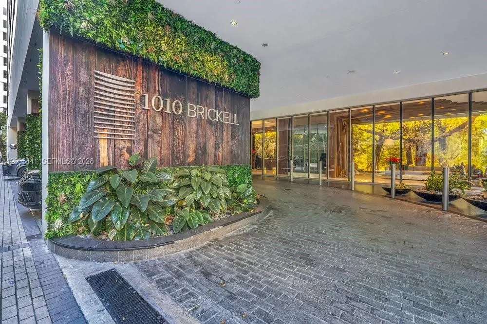Foto de propiedad en 1010 Brickell Avenue 1810, Miami, FL 33131 Miami con MLS# 