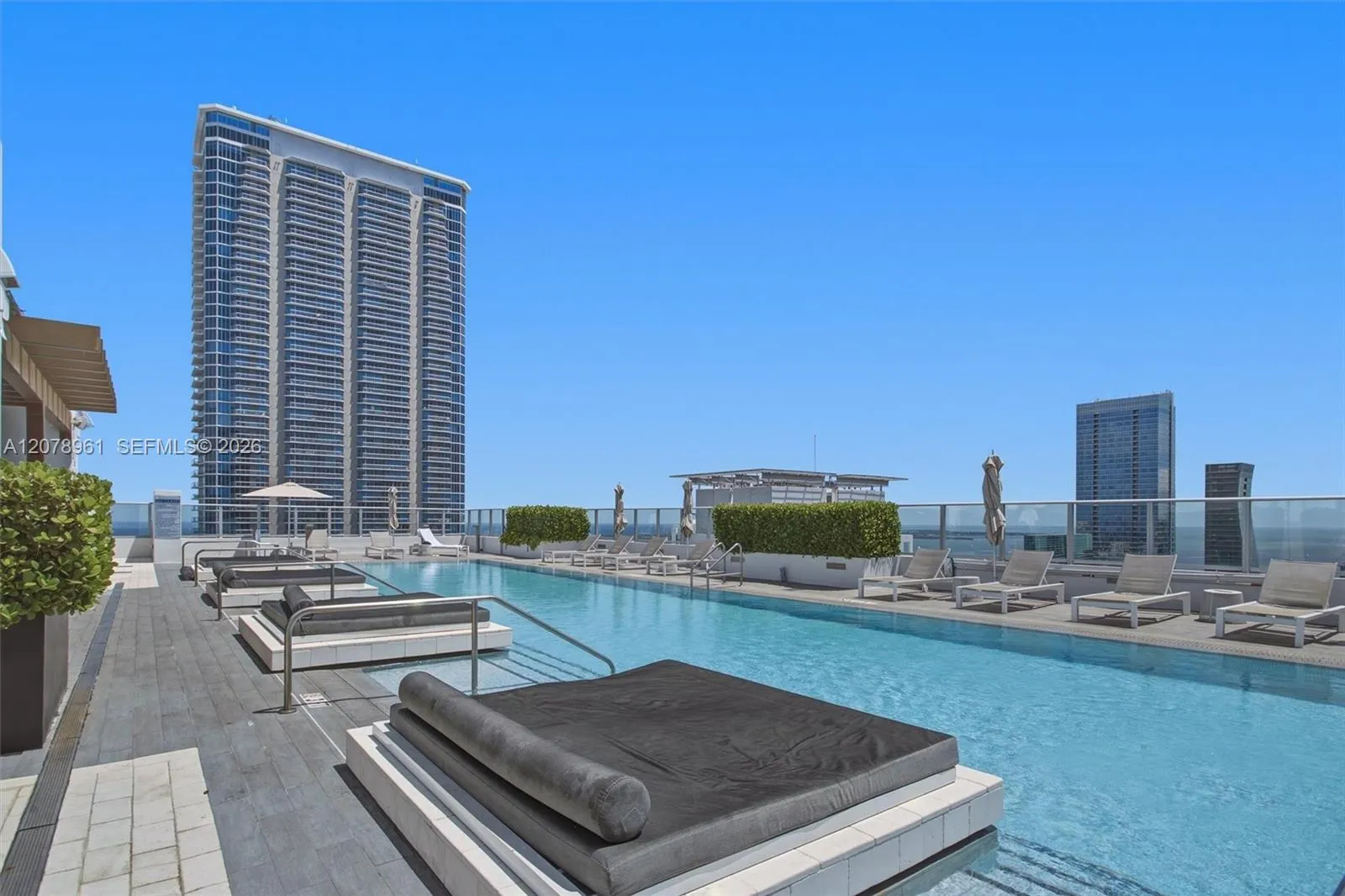 Foto de propiedad en 1010 Brickell Avenue 2102, Miami, FL 33131 Miami con MLS# 