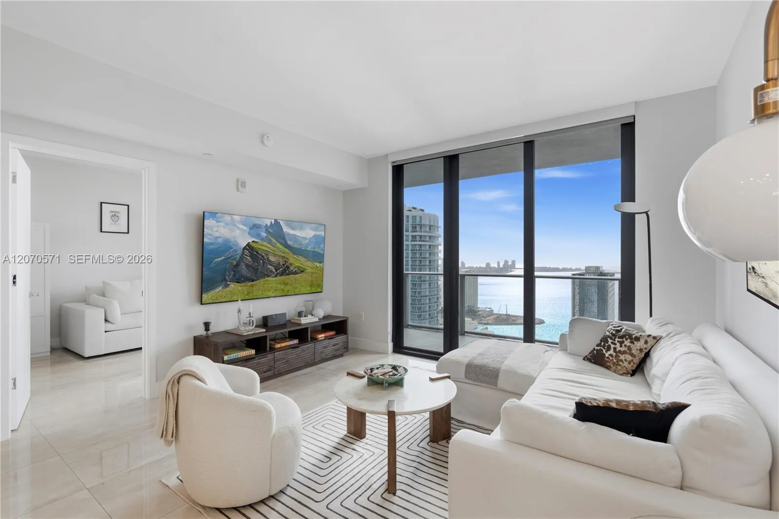 Foto de propiedad en 1010 Brickell Avenue 3903, Miami, FL 33131 Miami con MLS# 