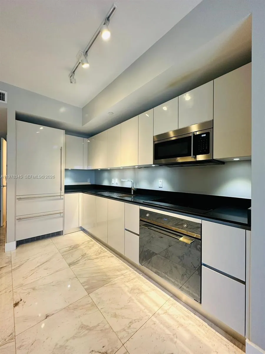 Foto de propiedad en 1010 Brickell Avenue 4208, Miami, FL 33131 Miami con MLS# 