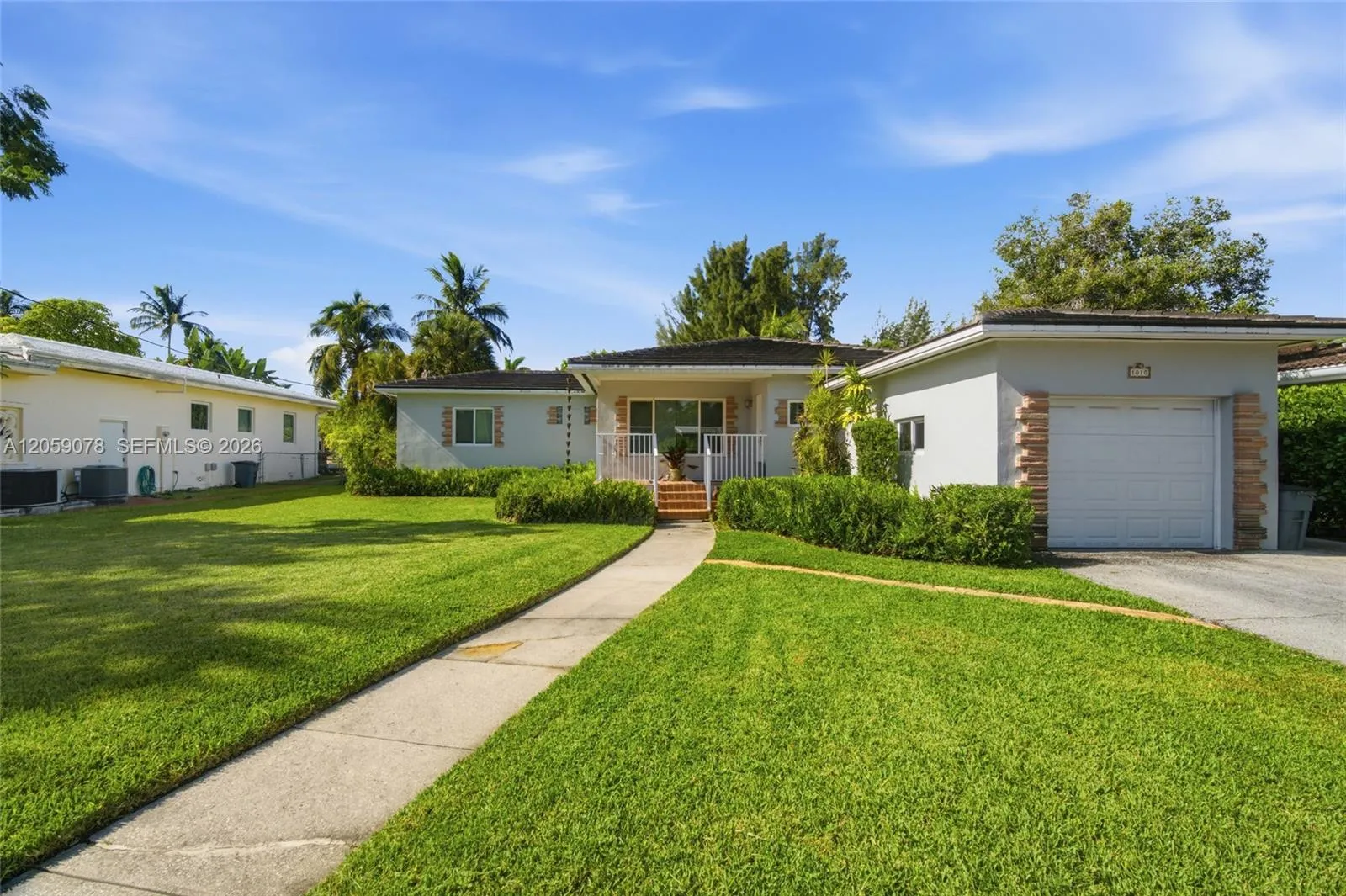 Foto de propiedad en 1010 NE 105th Street, Miami Shores, FL 33138 Miami Shores con MLS# 