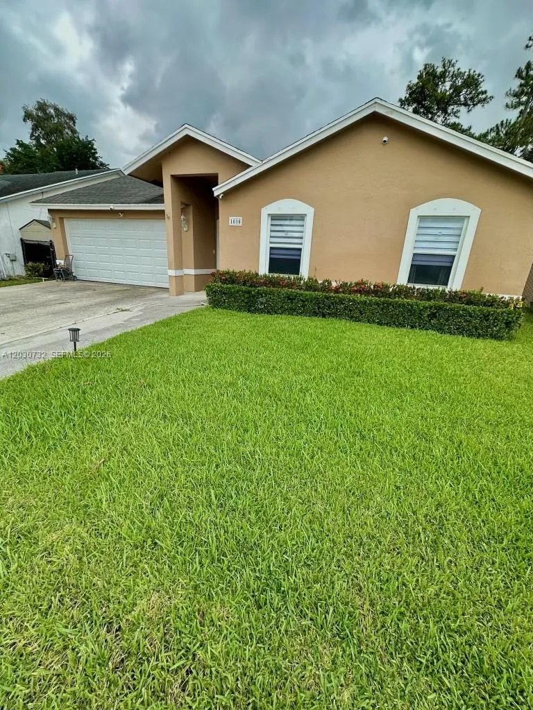 Foto de propiedad en 1010 Salmon Isle, Greenacres, FL 33413 Greenacres con MLS# 
