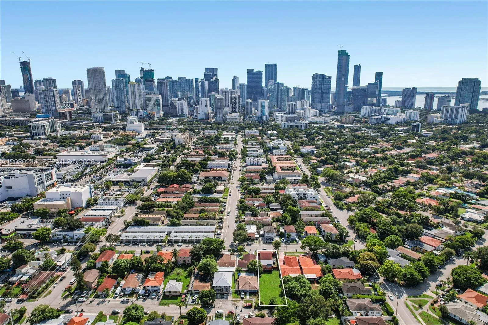 En Venta 1010 SW 8th Avenue, Miami, FL 33130, Miami, FL 33130