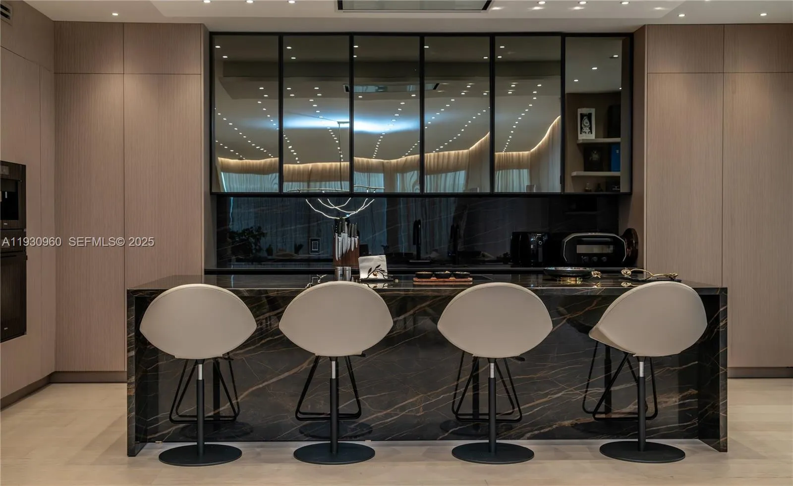 Foto de propiedad en 10101 Collins Avenue 4A, Bal Harbour, FL 33154 Bal Harbour con MLS# 