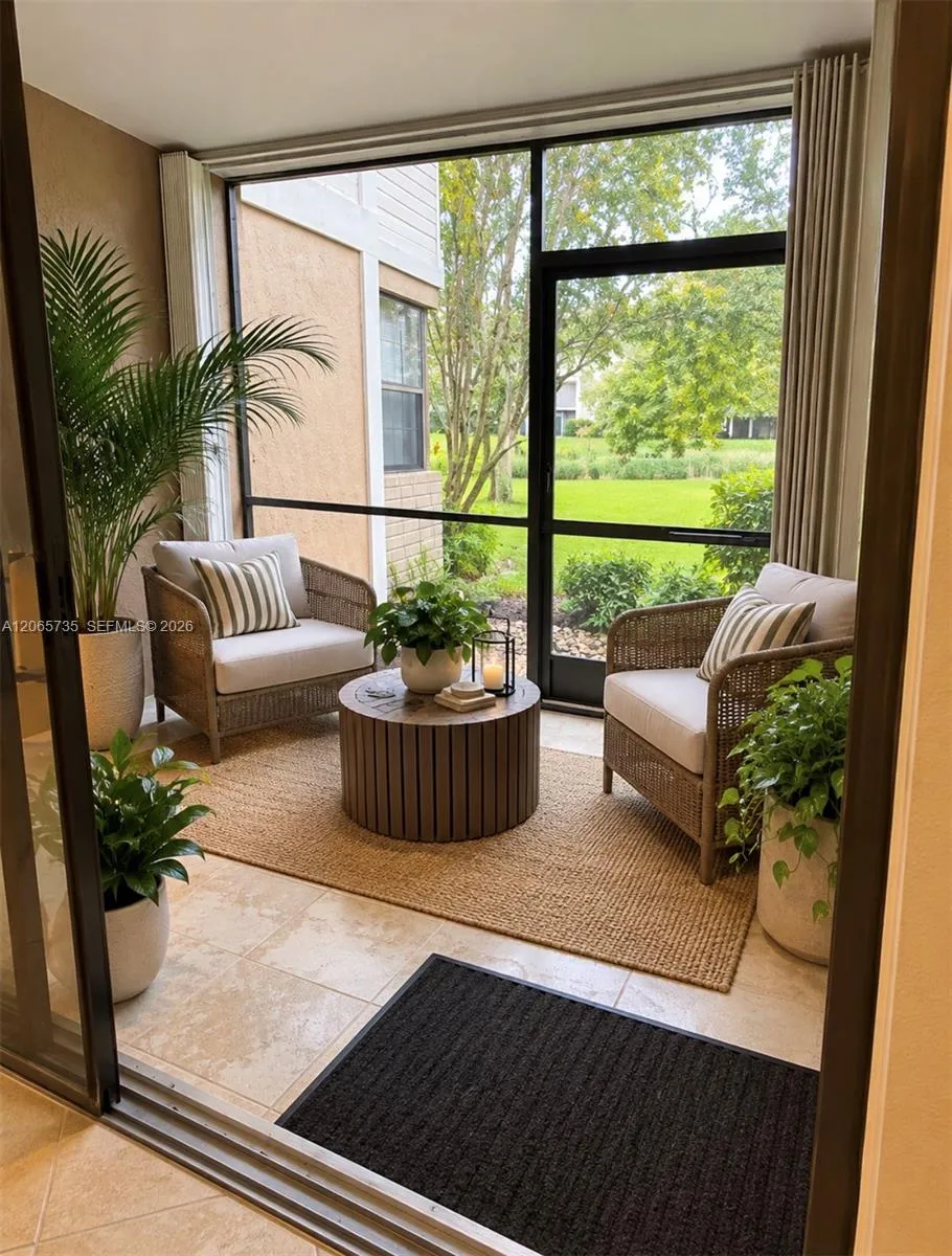 Foto de propiedad en 10101 W Sunrise Boulevard 106, Plantation, FL 33322 Plantation con MLS# 