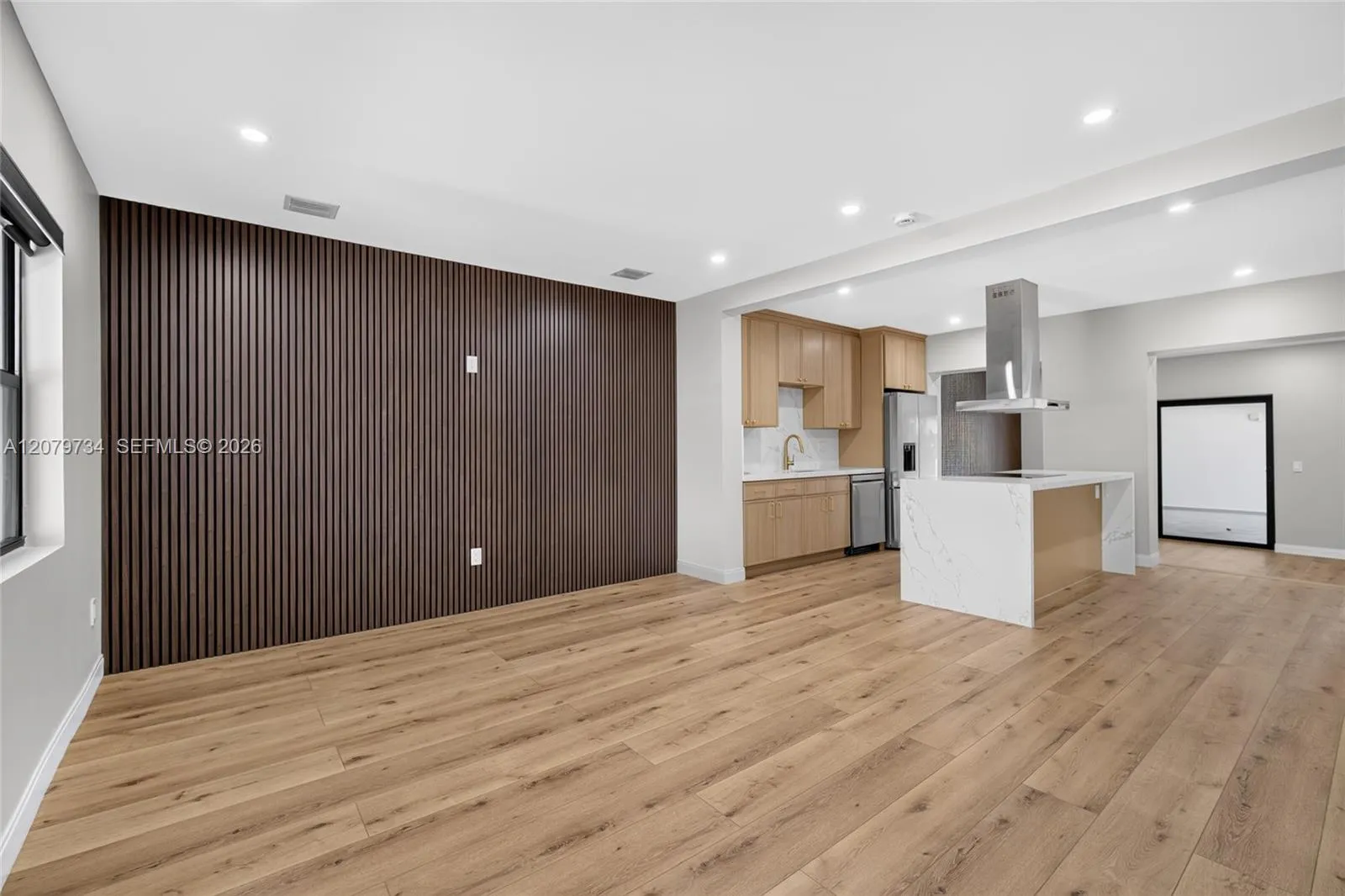 Foto de propiedad en 1011 NW 30th Court 3, Miami, FL 33125 Miami con MLS# 