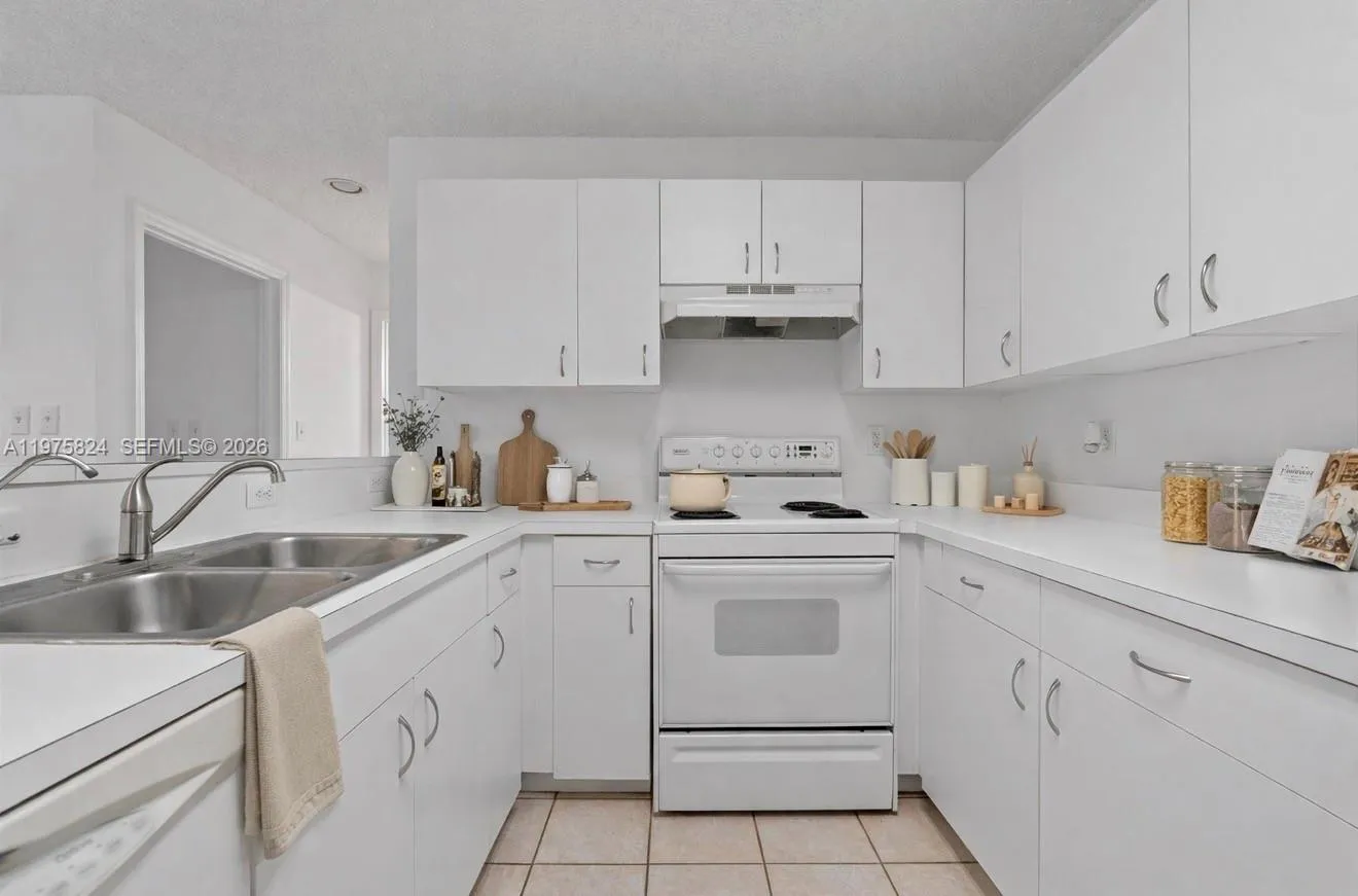 En Venta 10111 W Atlantic Boulevard C3, Coral Springs, FL 33071, Coral Springs, FL 33071