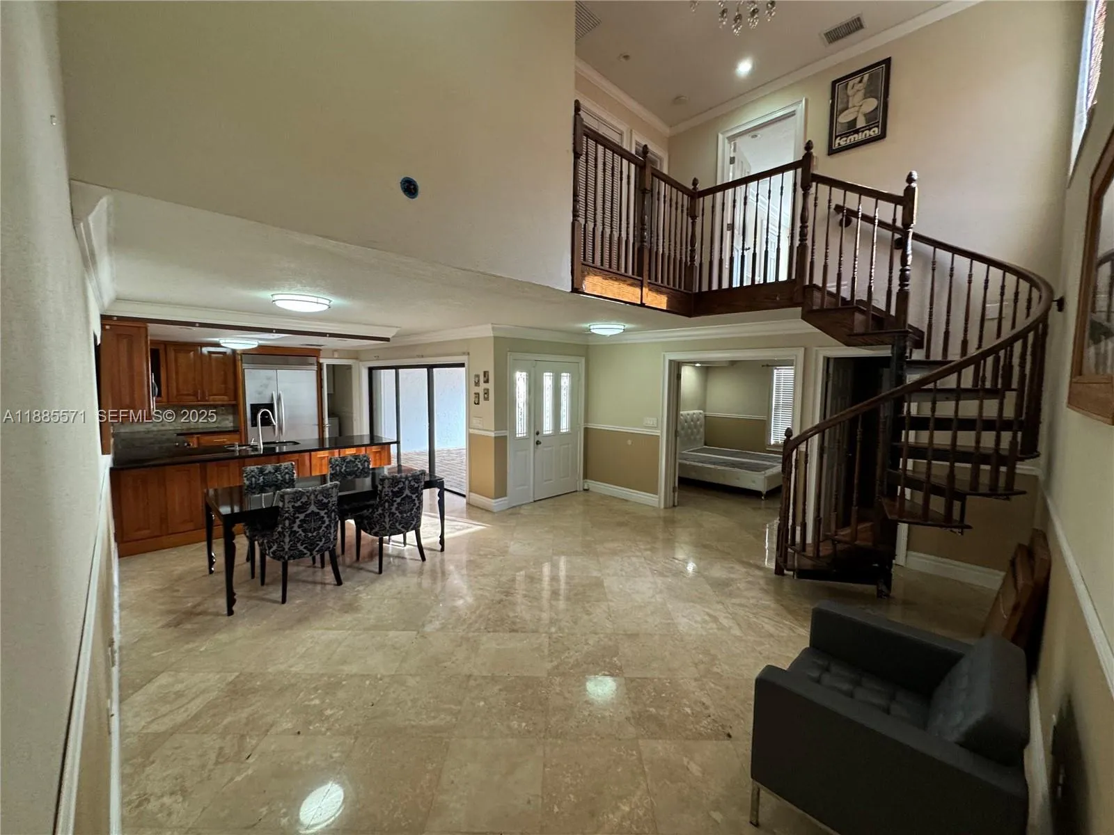 Foto de propiedad en 10115 NW 4th Lane 3-8, Miami, FL 33172 Miami con MLS# 