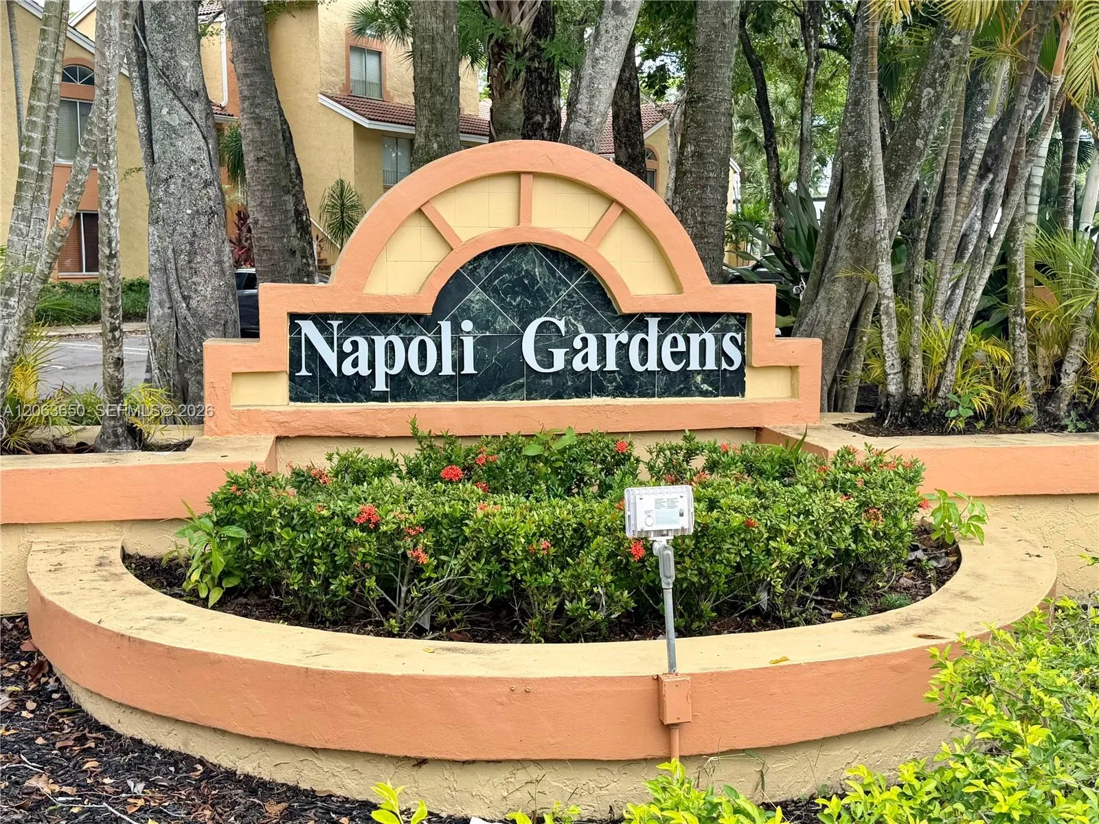 Foto de propiedad en 1012 Coral Club Drive 1012, Coral Springs, FL 33071 Coral Springs con MLS# 