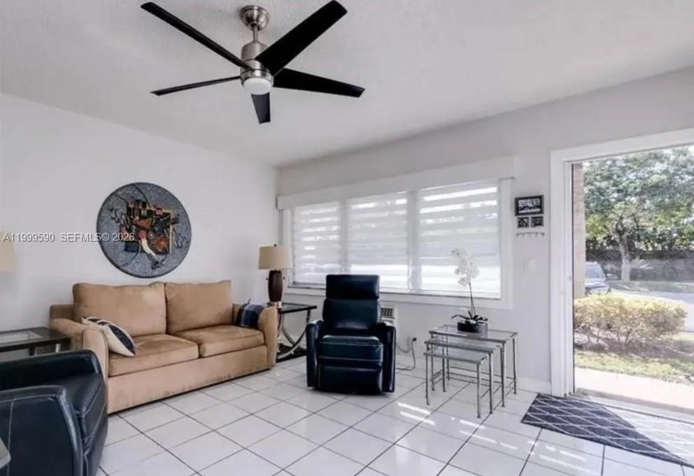 Vendido 1012 SW 11th Street 7N, Hallandale Beach, FL 33009, Hallandale Beach, FL 33009