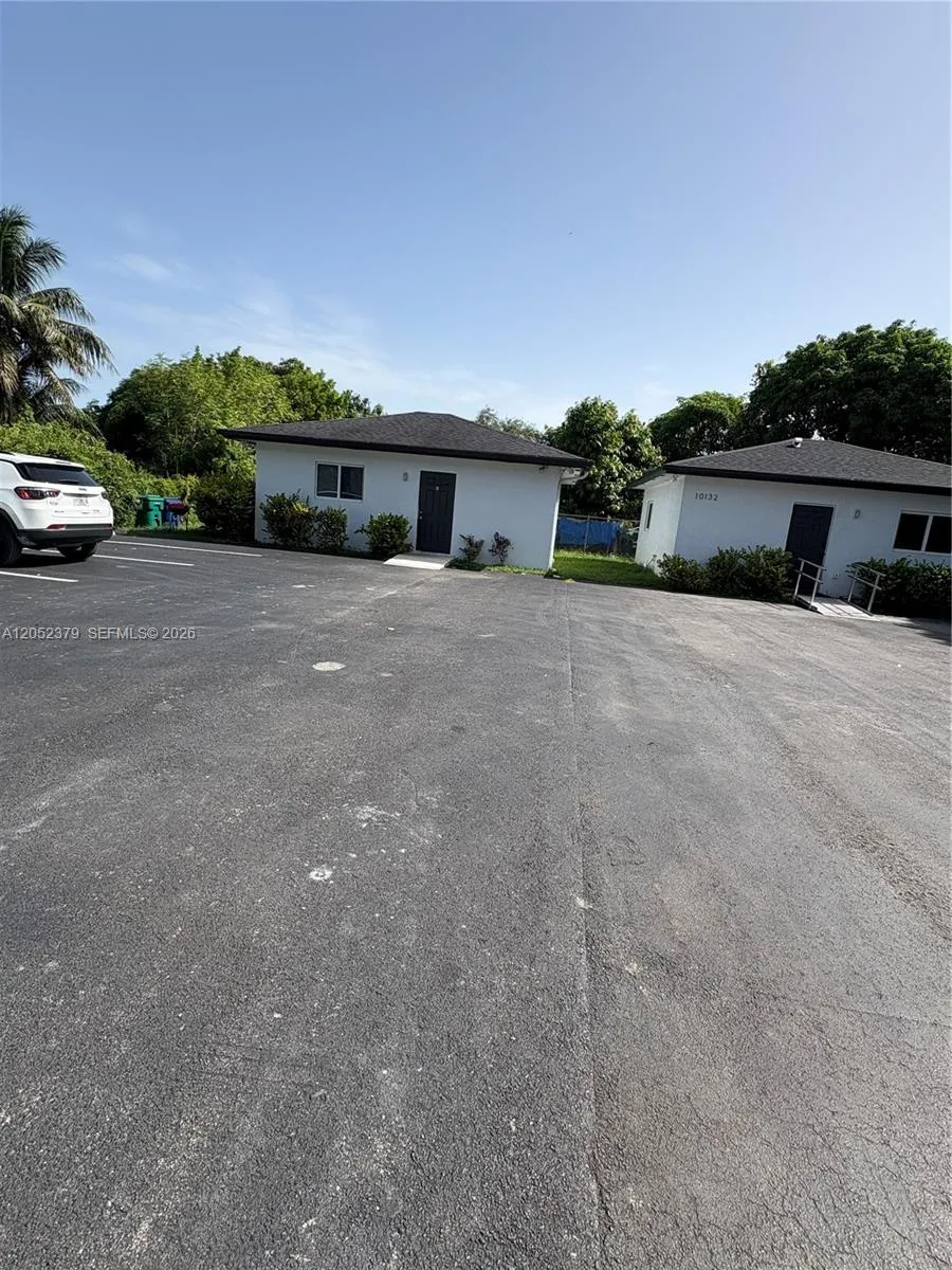 En Venta 10120 W Fern Street, Miami, FL 33157, Miami, FL 33157