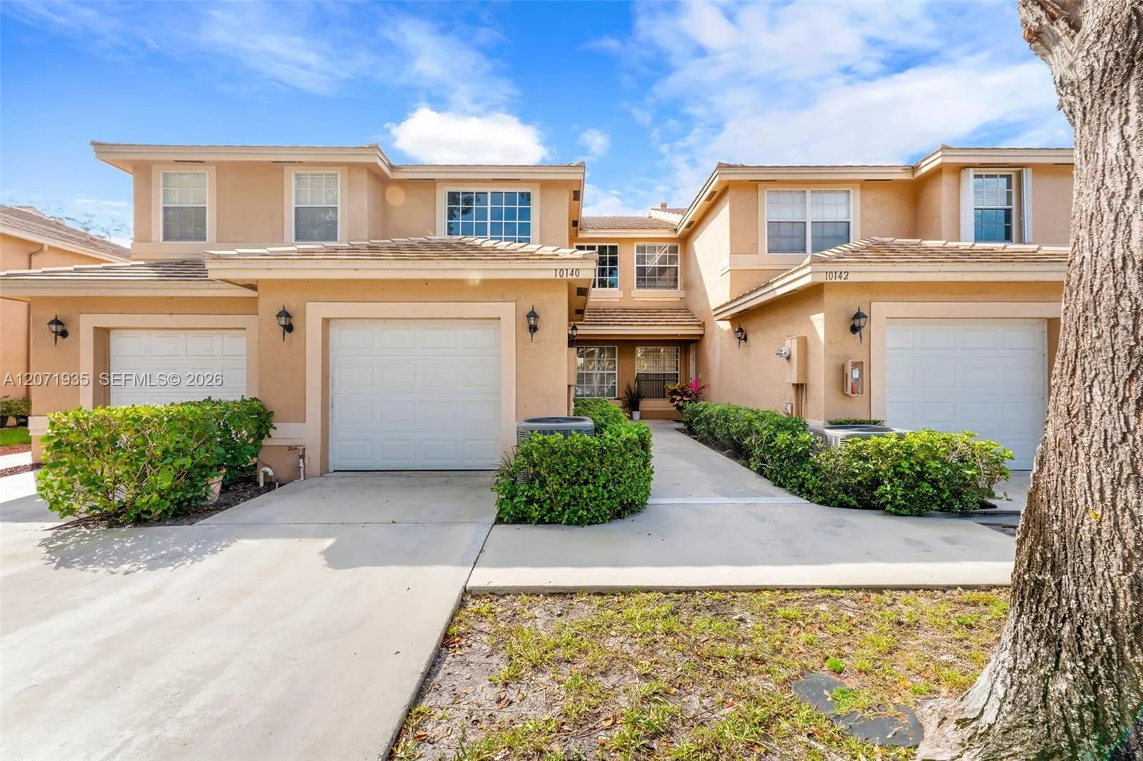 Foto de propiedad en 10140 Royal Palm Boulevard 402-B, Coral Springs, FL 33065 Coral Springs con MLS# 