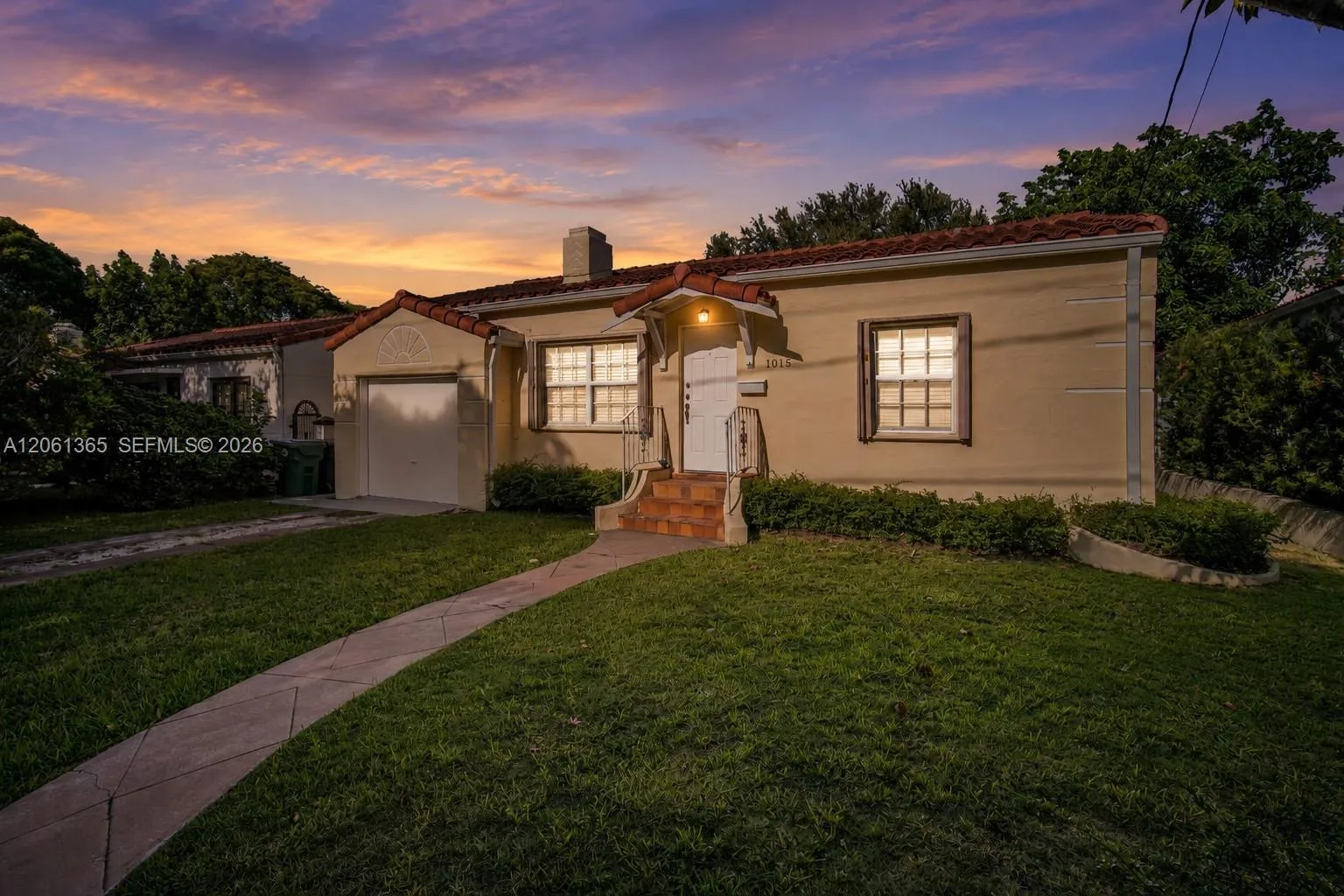 Foto de propiedad en 1015 Cortez Street, Coral Gables, FL 33134 Coral Gables con MLS# 