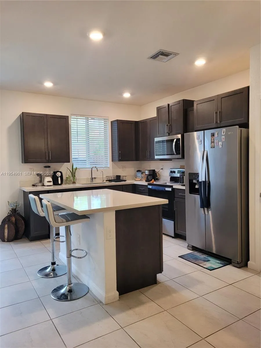 En Renta 1015 SE 24th Terrace 1015, Homestead, FL 33035, Homestead, FL 33035