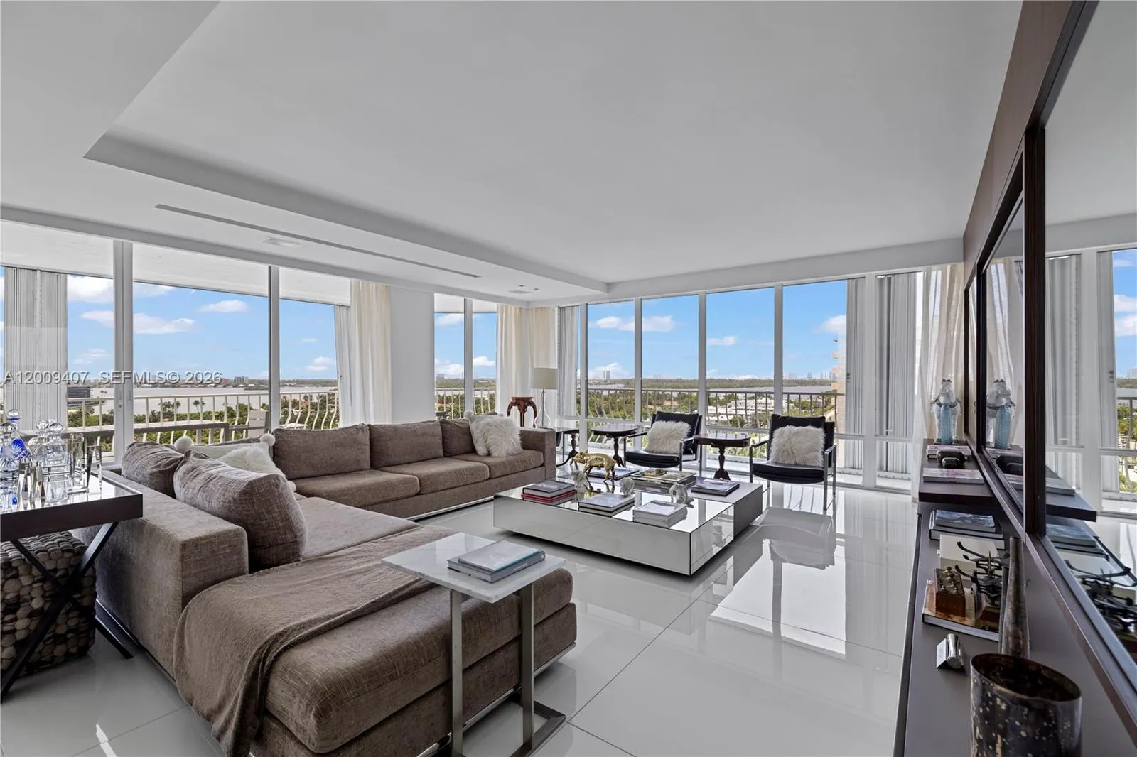 Foto de propiedad en 10155 Collins Avenue 1210, Bal Harbour, FL 33154 Bal Harbour con MLS# 