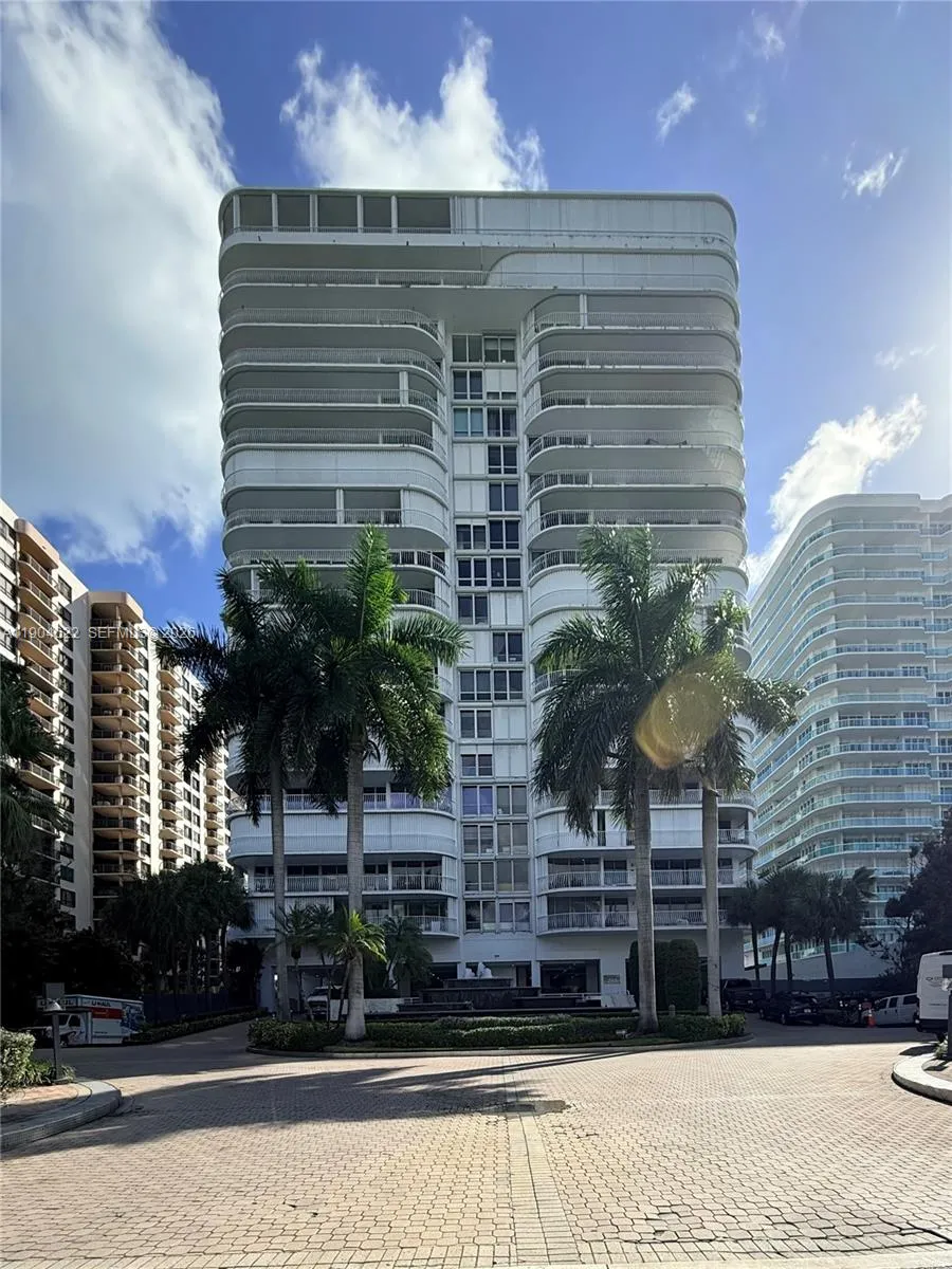 En Renta 10155 Collins Avenue 906, Bal Harbour, FL 33154, Bal Harbour, FL 33154