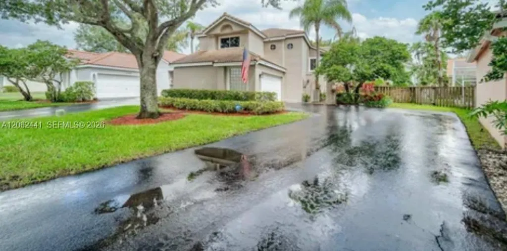 Foto de propiedad en 10157 NW 4th Street 1, Plantation, FL 33324 Plantation con MLS# 