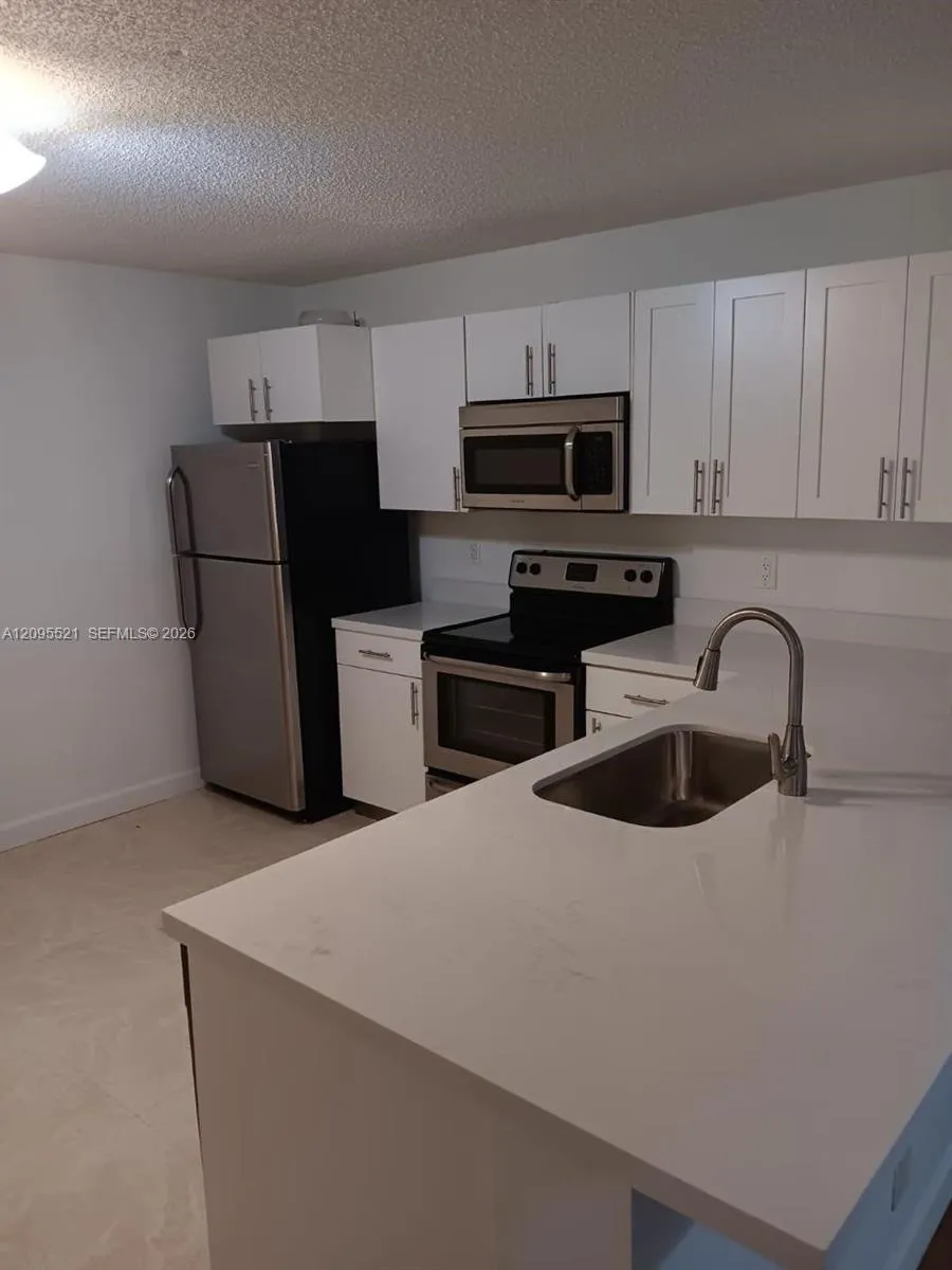 En Renta 10161 W Sunrise 104, Plantation, FL 33322, Plantation, FL 33322