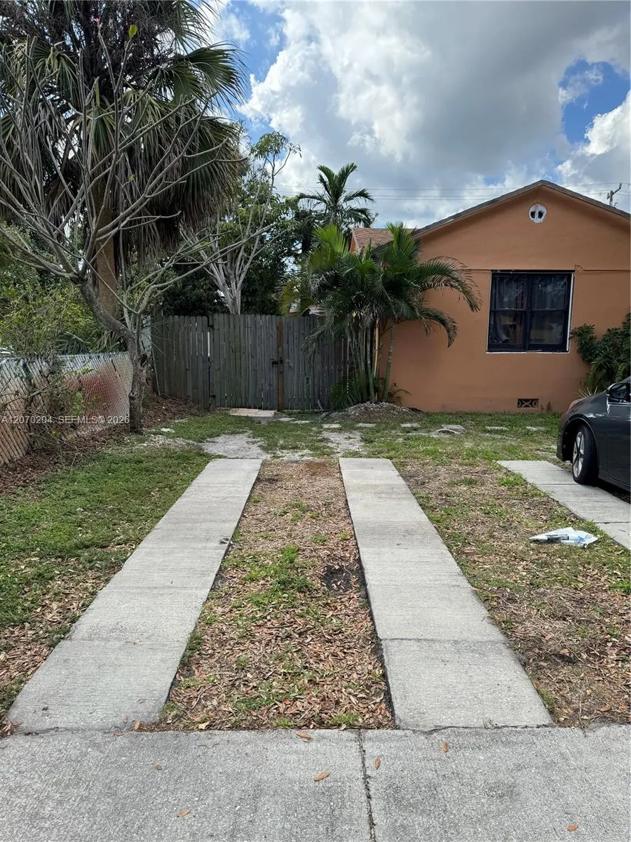 Foto de propiedad en 1018 N 17th Court 2B, Hollywood, FL 33020 Hollywood con MLS# 