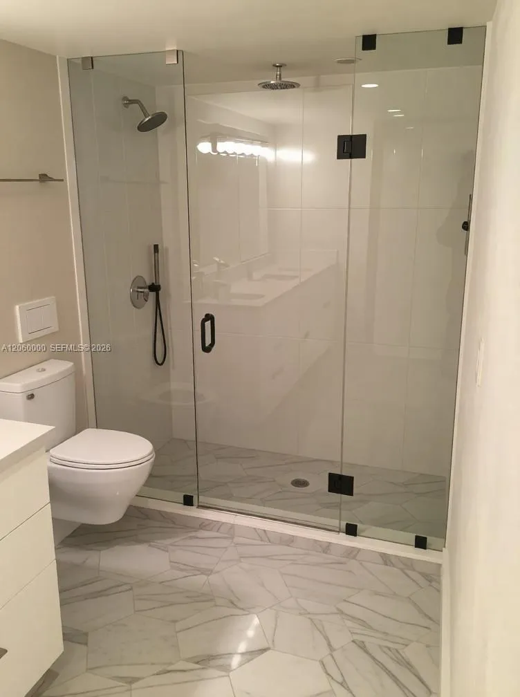 Foto de propiedad en 10180 W Bay Harbor Drive 0, Bay Harbor Islands, FL 33154 Bay Harbor Islands con MLS# 