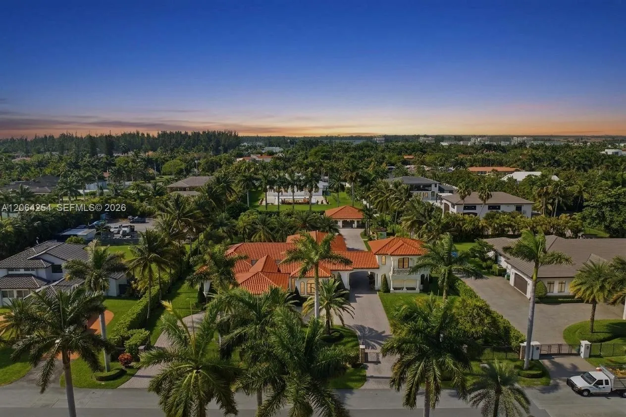 Foto de propiedad en 10181 NW 131st Street, Hialeah Gardens, FL 33018 Hialeah Gardens con MLS# 