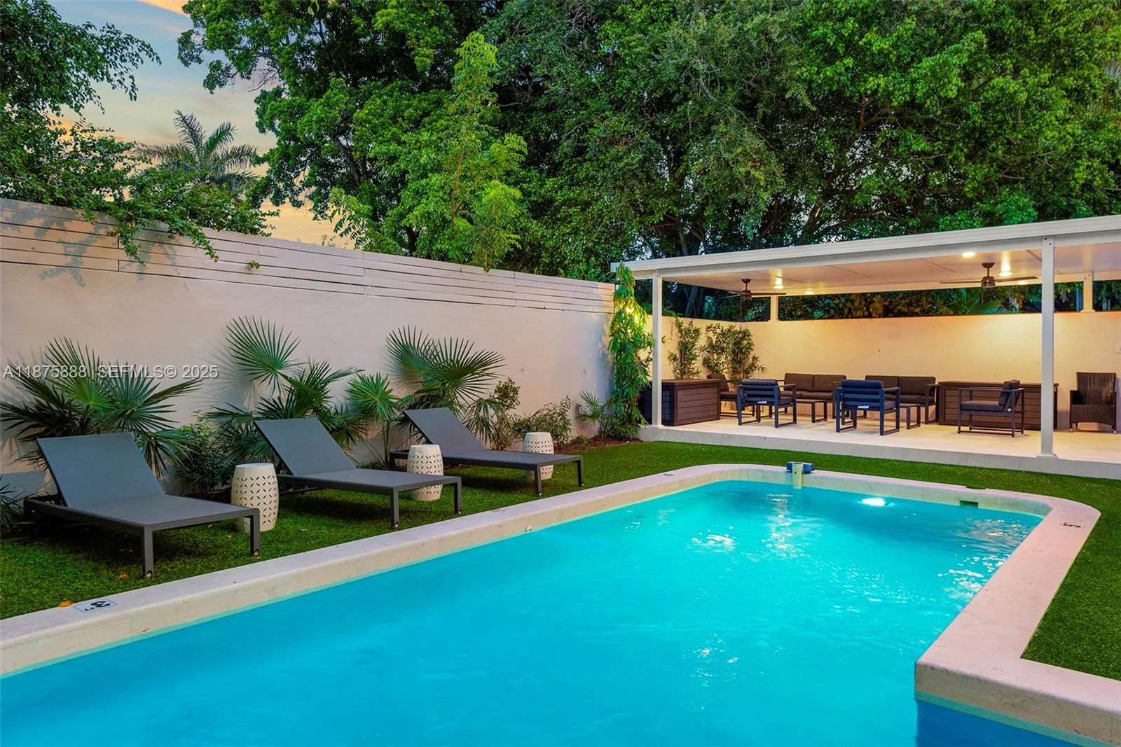 Foto de propiedad en 1019 NE 87th Street, Miami, FL 33138 Miami con MLS# 