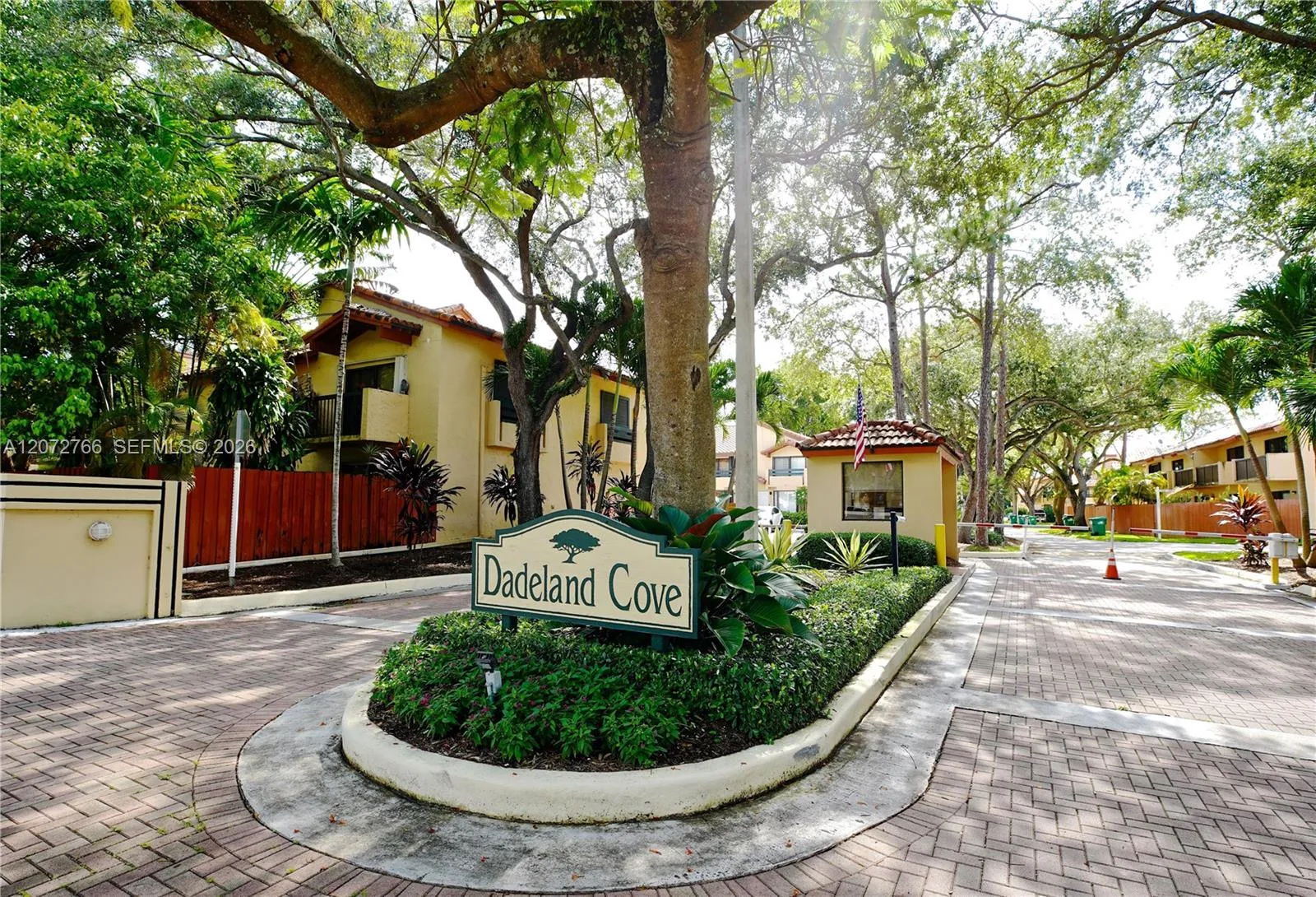 En Renta 10196 SW 77th Court 10196, Miami, FL 33156, Miami, FL 33156