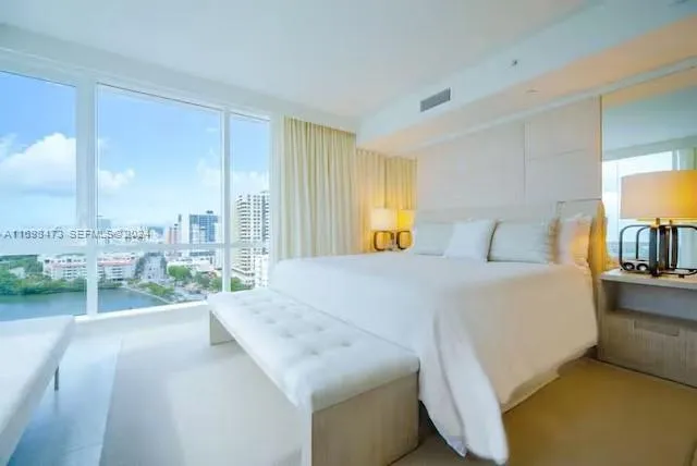 Foto de propiedad en 102 24th Street 1021, Miami Beach, FL 33139 Miami Beach con MLS# 