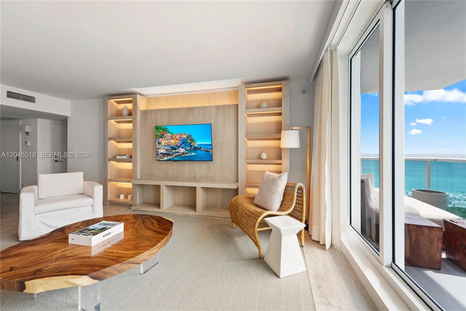 Foto de propiedad en 102 24th Street 1110, Miami Beach, FL 33139 Miami Beach con MLS# 