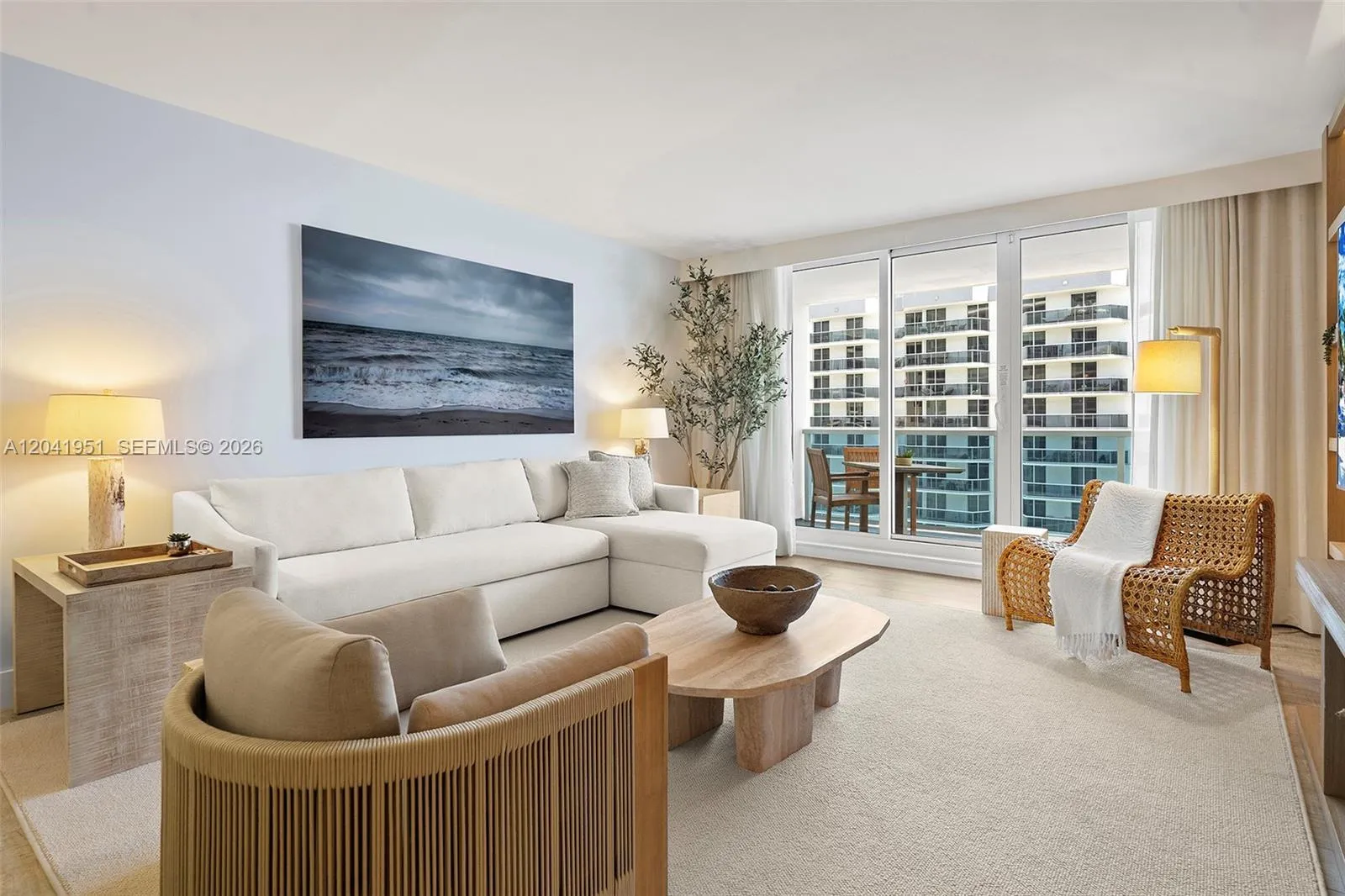 Foto de propiedad en 102 24th Street 1213, Miami Beach, FL 33139 Miami Beach con MLS# 